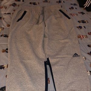 2 Adidas Sweatpants Gray and Black Size XXL
